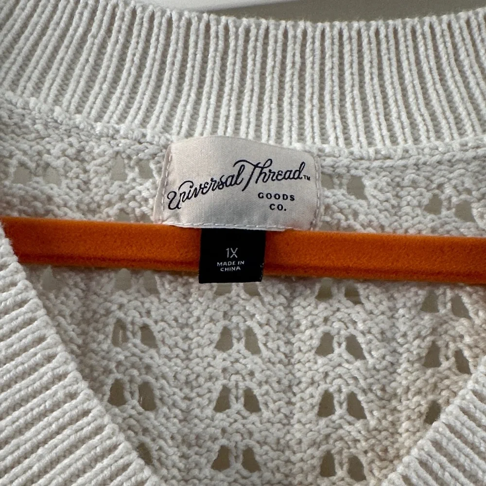 Universal Thread Cream V-Neck Sweater - Picture 2 of 5
